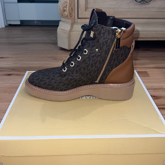 Michael Kors Trudy Bootie - Picture 6 of 10